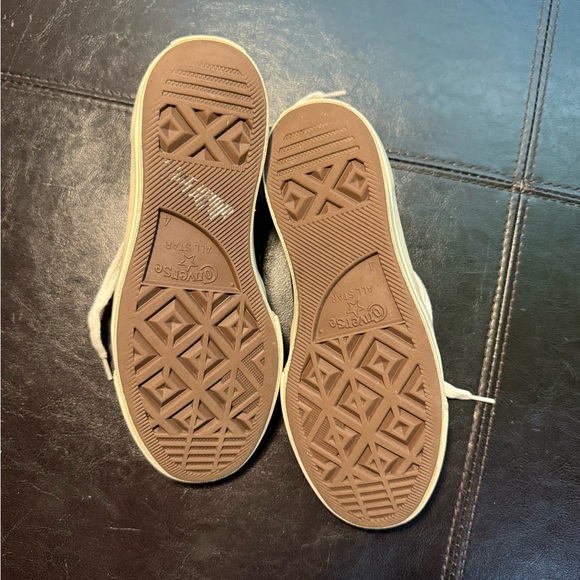 Converse X Comme des Garcons Play Chuck Taylor Sneaker Kids size 4 - Picture 4 of 7